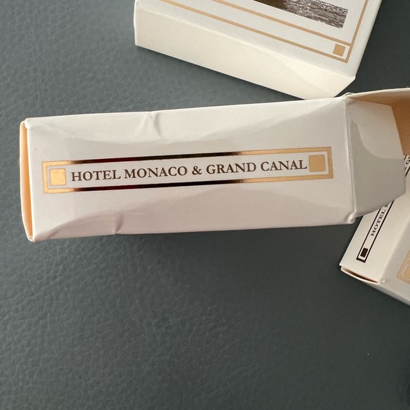 NEW BUNDLE TRAVEL TOILETRIES - HOTEL MONACO- VENICE ITALY- VANITY/SHOE/COMB - Picture 6 of 6